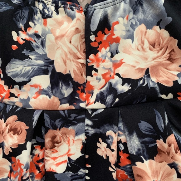 Dress - Picture 3 of 4